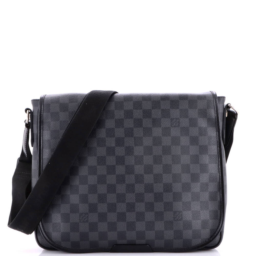Louis Vuitton MM Daniel Messenger Bag